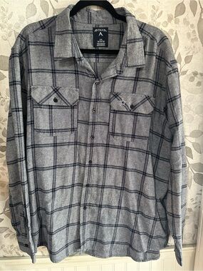Antigua Dallas Cowboys Gray and Black Plaid Button-Front Shirt XXL